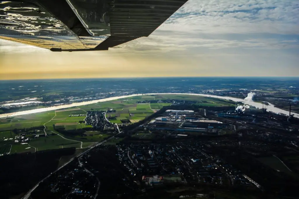 Take an Aerial Tour Around Düsseldorf with Wingly 1