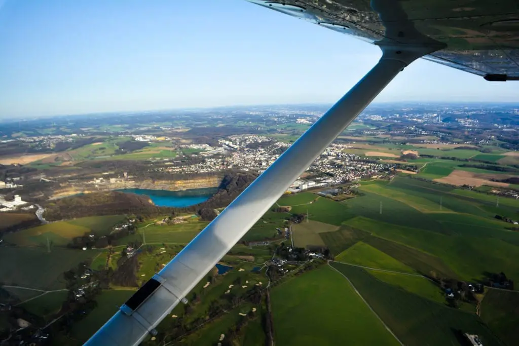 Take an Aerial Tour Around Düsseldorf with Wingly 3
