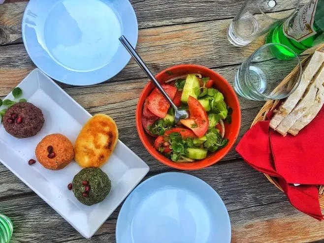 10+ of The Best Restaurants in Düsseldorf for Your Healthy Cravings