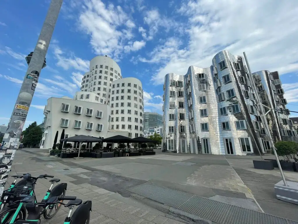 Ultimate Bike Route to See the Best of Düsseldorf